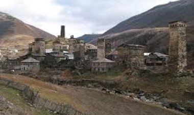 أوشغولي: جوهرة مخفية في جبال القوقاز بجورجيا