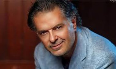 راغب علامة يتوعّد بملاحقة مطلقي شائعات وجود مسلحين بمبنى مملوك له