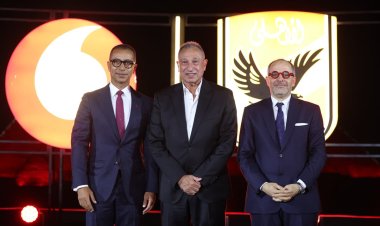 الأهلي يوقع عقد استثمار تاريخي مع «فودافون» الفائزة بحقوق تسمية الاستاد والراعي ‏الرئيسي