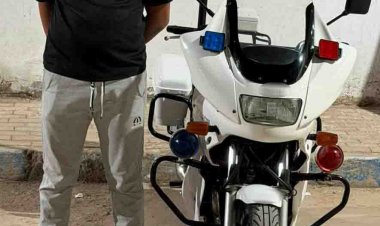ضبط موظف بالشرقية عرض دراجة نارية بمواصفات شرطية للبيع لرفع سعرها