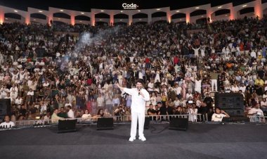 حميد الشاعري يشعل افتتاح مهرجان المسرح الروماني بالساحل الشمالي بحضور أكثر من 7000 متفرج