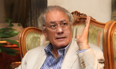 المؤلف محمد جلال عبد القوي يشكر كل من عزاه ووساه في وفاة نجله أحمد