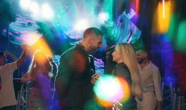 بدعم من والدها المايسترو سليم سحاب.. سارة سحاب تطلق أول كليب لها "إحساس مختلف" 