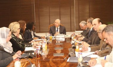 القصير يبحث مع  مدير التنمية المستدامة بالبنك الدولي المشروعات المشتركة