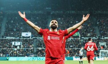 بهدفين وأسيست.. صلاح يكتب تاريخا جديدا في الدوري الإنجليزي