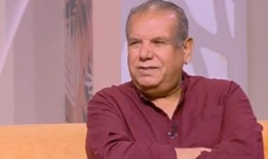 الفنان فتوح أحمد يحتفل بحمل زوجته بعد 20 عامًا من الزواج