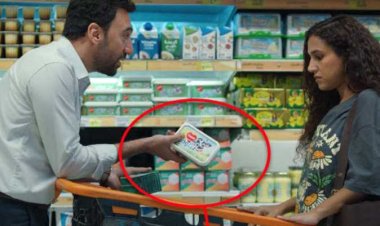 كاتب «كارثة طبيعية» عن مشهد الجبنة: «مهندس الديكور حط صورة كلب مش بقرة»