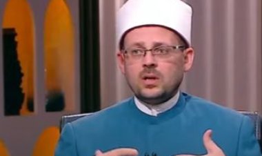 داعية وأستاذ بالأزهر استخدام الذكاء الاصطناعي مباح دينيًا ولكن ممنوع في الفتاوى (تفاصيل)