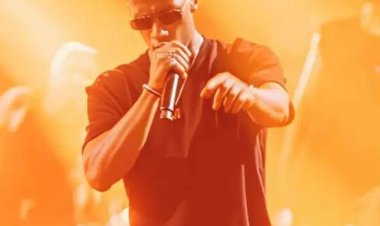 محمد رمضان يصل إلى أرينا باريس ويعلن بدء مغامرة جديدة في أوروبا