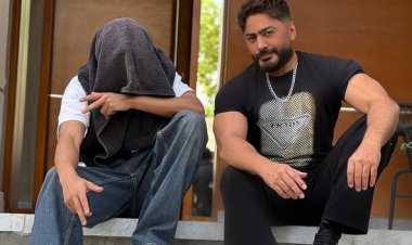 تامر حسني يثير الجدل بصورة غامضة قبل حفله.. والجمهور يخمن: كزبرة أو الشامي