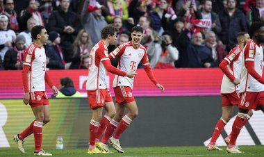 بايرن ميونيخ يهزم بروسيا مونشنجلادباخ بثلاثية في الدوري الألماني