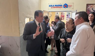 وزير الصحة ونظيره الكوبي يتفقدان مركز للرعاية الصحية الأولية في كوبا