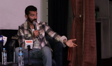 خالد النبوي: نور الشريف تعرض لمحاولة اغتيال معنوي.. وبدرب يوميا على التمثيل والصوت