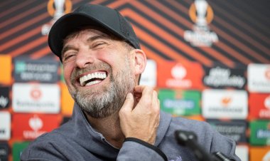 كلوب يعلن موقف صلاح من مباراة «براغ».. وحقيقة تراجعه عن الرحيل