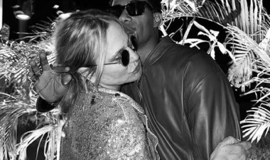 بالأحضان والقبلات.. محمد رمضان يثير الجدل بصوره مع شيرين رضا