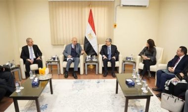 باستثمارات 151 مليون دولار.. رئيس البنك الإسلامي يزور محطة كهرباء غرب القاهرة