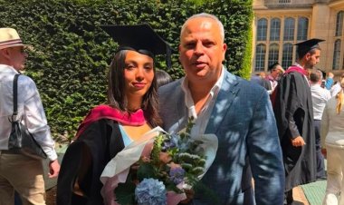 تامر عبدالمنعم يحتفل بتخرج ابنته كارما من الجامعة البريطانية