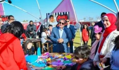 الرئيس السيسي يشارك الأطفال فرحة عيد الفطر ويؤكد تضحيات الشهداء والمصابين لحفظ أمن مصر