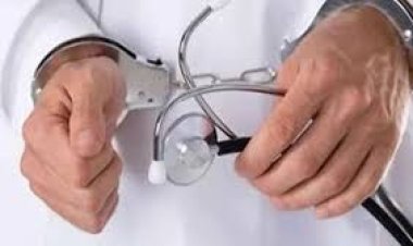 السجن  15 عامًا لطبيب التجمع المتهم بالاعتداء على بناته 