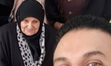 حمادة بركات يقطع إجازته في أمريكا ويعود لمصر لتلقي عزاء والدته