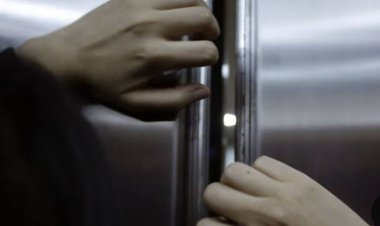 بطولة أم.. إصابة سيدة سودانية بعد إنقاذ طفلتيها من مصعد متعطل بالعجوزة 