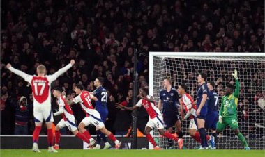 أرسنال يحقق فوزا هاما على مانشستر يونايتدفي الدوري الإنجليزي