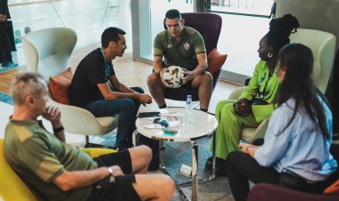 وفد من "الكاف" يزور بعثة الزمالك في فندق الإقامة بالرياض