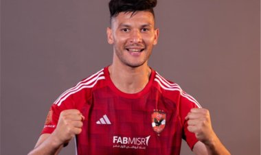 الأهلي يعلن إعارة أشرف داري إلى كالمار السويدي ويتحمل ثلثي راتبه