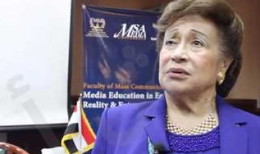 «أوصت بثلث ما تملك لابنتيها».. محامي نوال الدجوي يكشف وصية نجلتها الراحلة منى