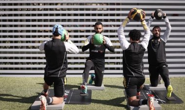 بـ "واقي الرأس".. إمام عاشور يخوض تدريبات الأهلي استعدادًا لمواجهة شباب بلوزداد