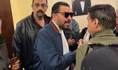 صور.. استقبال حافل للفنان مصطفى كامل في نقابة الموسيقيين بعد عودته