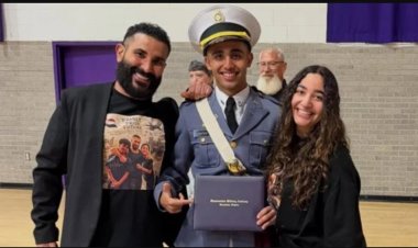 أحمد سعد يحتفل بتخرج نجله من الكلية رفقة ابنته جودي