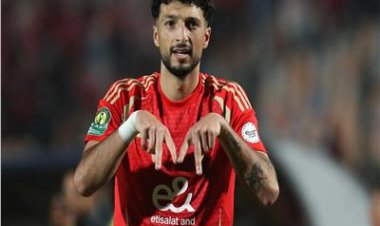 الأهلي يوقع عقوبات قاسية على "وسام أبوعلي" بعد تمرده في الفريق