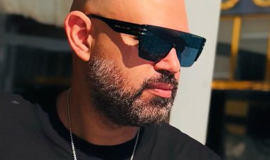 خالد تاج الدين يسخر من أغنية «يا حليلة» لأحمد سعد ويشبهها بأغنية «بابا»  لعمرو دياب