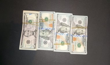 ضبط راكب حاول تهريب 36 ألف دولار بمطار القاهرة      