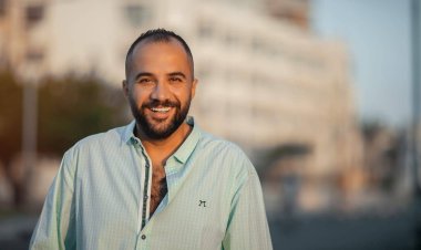 علي الألفي يثير الجدل بدفاعه عن روبي وانتقاده لأغاني نجاة الصغيرة