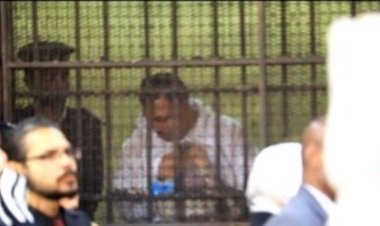دخل في نوبة بكاء.. انهيار "سفاح التجمع" في جلسة النطق بالحكم اليوم