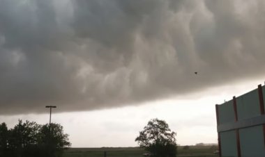 إعصار الولايات المتحدة ينهي حياة  شخصين