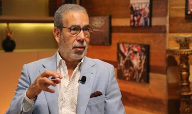 مدحت العدل ينفعل في الجونة: المجتمع ينظر للمرأة بعقلية معادية لحقوقها