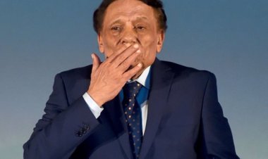 «لن يعوضه 200 ممثل آخر».. مدحت العدل يتحدث عن اعتزال عادل إمام