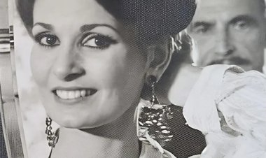 يسرا تستعيد ذكريات «سيدة الفندق» بصور نادرة