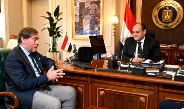 وزير التجارة والصناعة يبحث مع وفد شركة بي اس اتش للأجهزة المنزلية خططها المستقبلية بالسوق المصري