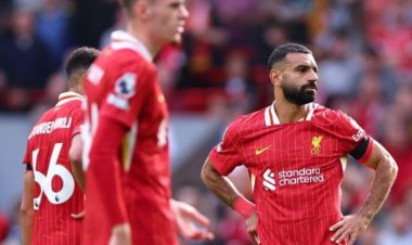 صلاح على دكة بدلاء ليفربول أمام جالاتا سراي في دوري أبطال أوروبا