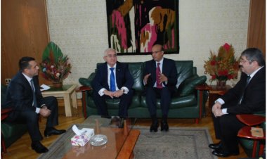 في اللقاء مع السفير «إلخان بولوخوف».. وكيل «الصحفيين» يتحدث عن العلاقات بين مصر و«أذربيجان»