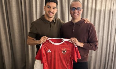 الأهلي يتعاقد مع الجزائري منصف بقرار «3 مواسم»