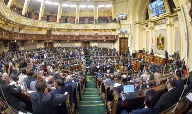 تحرك برلماني لتقليص ساعات عمل البنوك في شهر رمضان