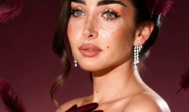 بـ «مشبك ريش».. هنا الزاهد تجدد أناقة الخمسينيات في أحدث ظهور