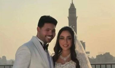 محمد شاهين يحتفل بعيد زواجه الأول.. برسالة رومانسية لزوجته