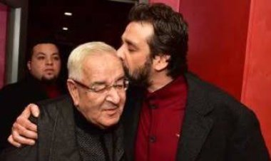 المخرج محمد عبد العزيز: تعرضت لضغط شديد حتى أوافق على دخول نجلي كريم عالم الفن.. فيديو