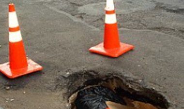 غلق  بطريق الجلاء بالإسماعيلية بعد سقوط دراجة نارية